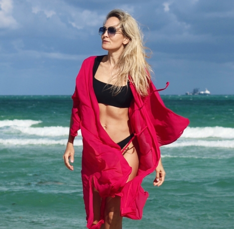 RYU BEACH WEAR